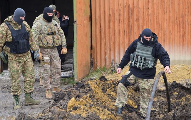 Во Львовской обл. произошла утечка нефти из-за незаконной врезки в нефтепровод "Дружба"