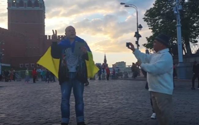"Козацького роду": у стен Кремля исполнили гимн Украины