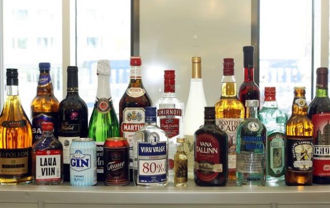 Не гірше, ніж червоне вино: названі 5 корисних властивостей одного з популярних спиртних напоїв