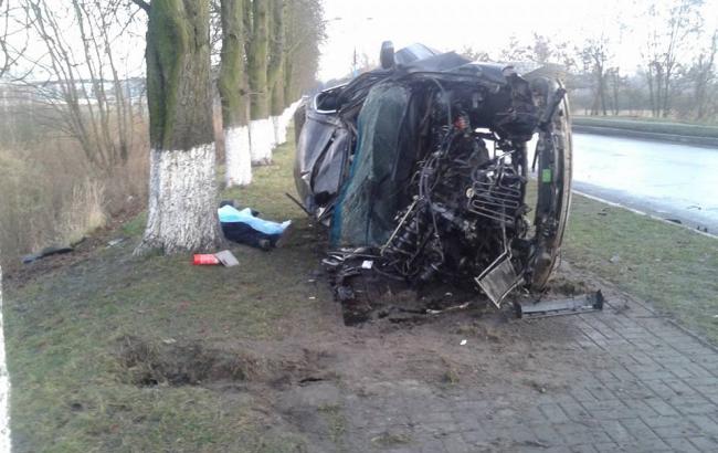 В результаті ДТП у Львівській області загинула одна людина, двоє поранені
