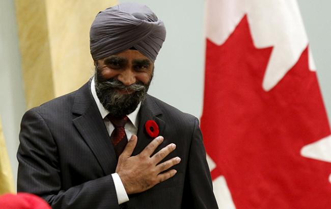 Міністр оборони Канади прибув в Ірак з неоголошеним візитом