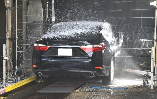 Не зовсім нешкідлива: експерти розповіли, як мийка псує авто