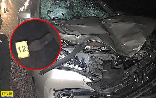 В Киеве два пешехода попали под авто, перебегая дорогу: появилось видео с места ДТП