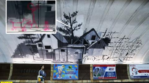 Стало відомо, хто зіпсував мурал знаменитих художників на станції метро "Осокорки"