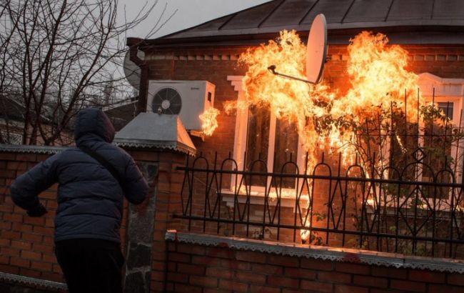 В Харьковской области "коктейлями Молотова" забросали дом начальника районной полиции