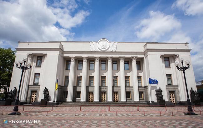 Набула чинності постанова ВРУ про звернення до РНБО щодо санкцій проти "NewsOne" і "112"