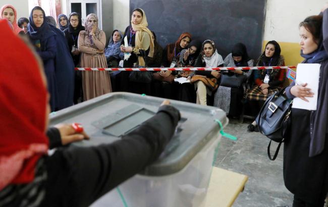 У Кабулі на виборчих дільницях сталося кілька вибухів, є загиблі