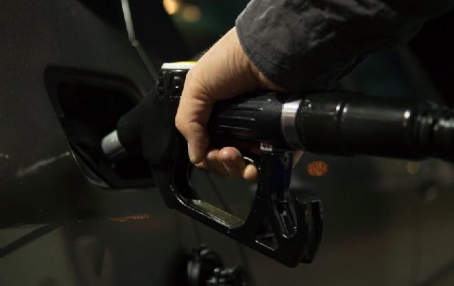 Вздохнут с облегчением: эксперт рассказал, когда в Украине подешевеет транспортное топливо