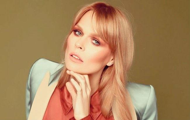 "Снова что-то оригинальненькое!": Фреймут заинтриговала фанатов снимком с легендарной поэтессой