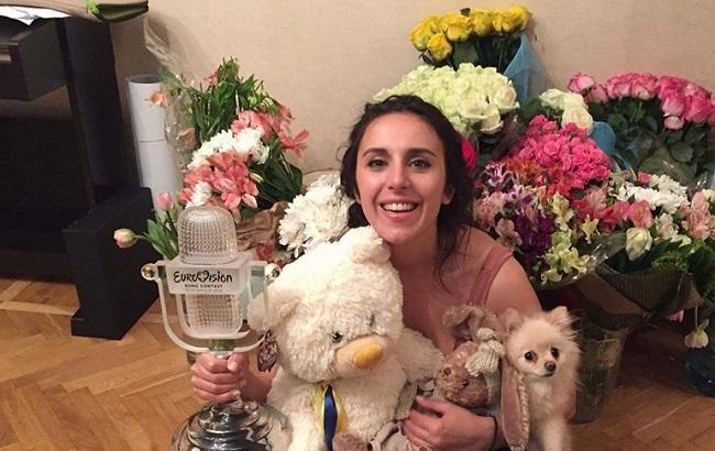 "Дякую і люблю": Джамала повернулася в Київ після перемоги на Євробаченні