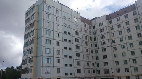 Выбросилась с балкона: в Киеве 88-летняя женщина покончила с собой