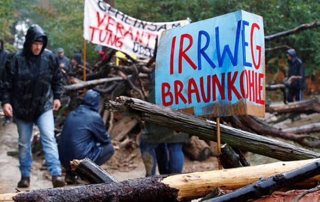 У Німеччині поліція порушила справи проти 400 екоактивістів