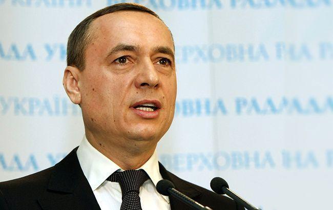 Детектив НАБУ вручил Мартыненко повестку о вызове на допрос