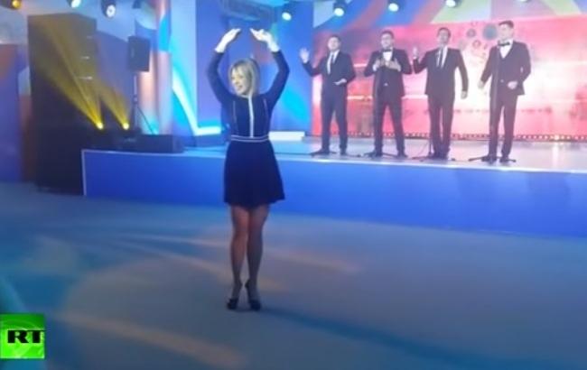 "Работница Тверской": представитель МИД РФ танцевала для журналистов