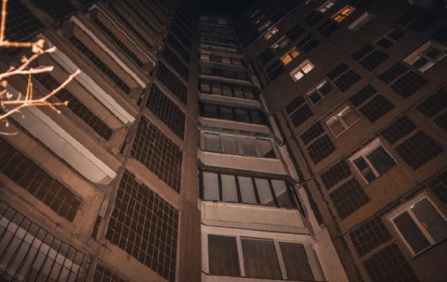 В Киеве женщина пришла в гости к родственникам, а потом выпрыгнула с 9 этажа