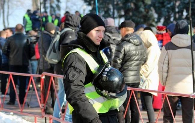 В управление полиции Киева доставили 3 человек за попытку перекрыть движение возле Рады, - Крищенко