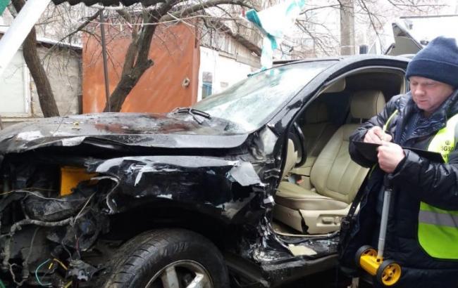 В Житомире при столкновении "скорой" и внедорожника пострадали 7 человек