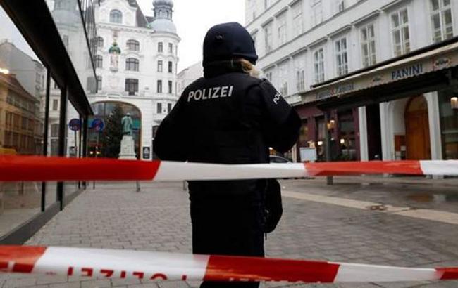 В Вене неизвестные напали на посетителей католической церкви