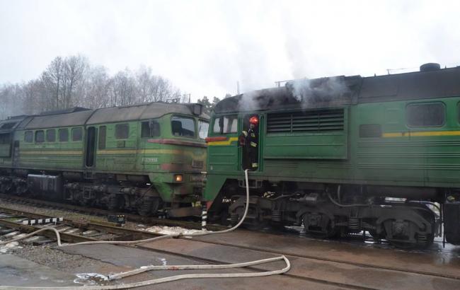 В Ровенской обл. на ходу загорелся грузовой поезд
