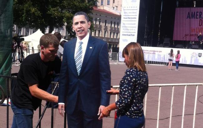 У центрі Львова помітили Обаму і американських військових