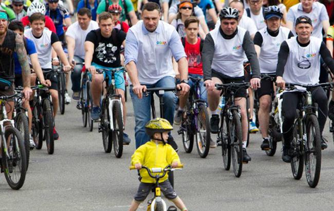 День Києва: мер Кличко взяв участь у масштабному велопараді