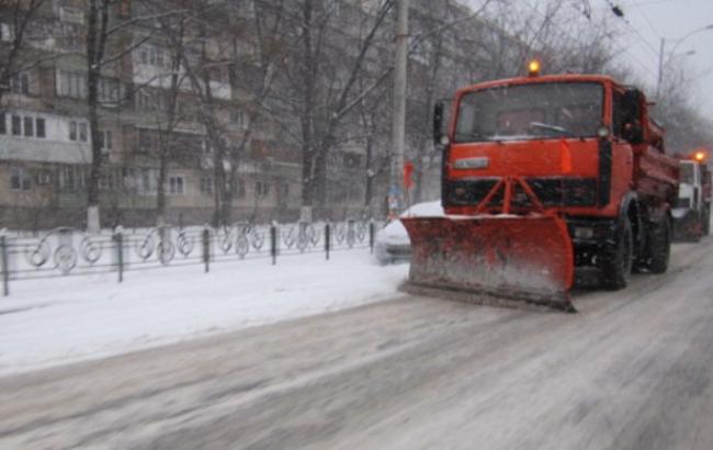 "Киевавтодор" заявил, что продолжает уборку снега в интенсивном режиме