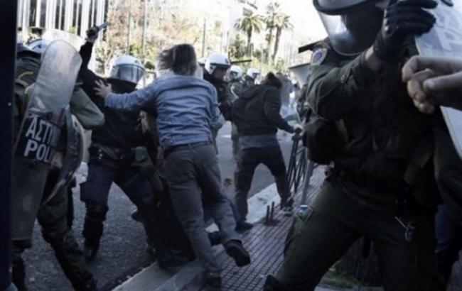 Полиция Греции применила слезоточивый газ против демонстрантов