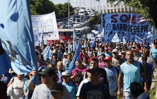 В Аргентине проходят масштабные протесты