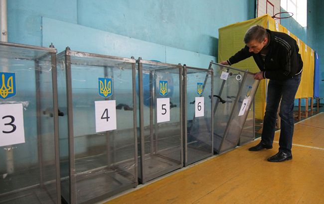 "Опора" заявляет о провокации и давлении на ее наблюдателей на выборах