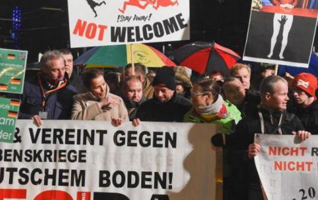 В Германии более 200 человек арестованы после беспорядков во время антимиграционного митинга