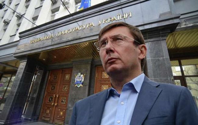 Порошенко признал необходимость открытых военных закупок, - Луценко