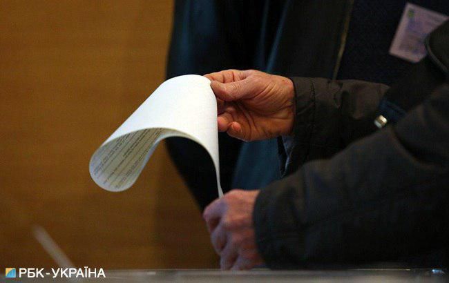 В Житомирской обл. избиратели голосовали до открытия участка