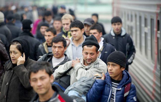 Мигрантов в Германии обяжут получать "паспорт беженца"