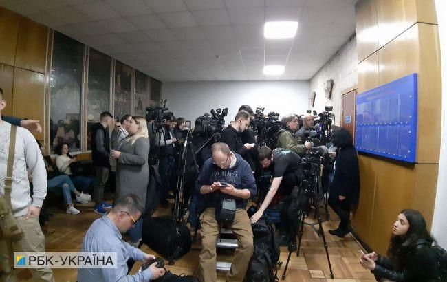 Иск в суд против Зеленского касается подкупа избирателей кандидатом, - истец