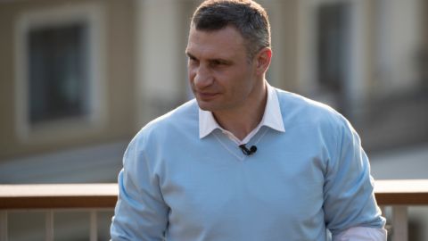 Кличко выступит на вечере памяти сенатора Маккейна