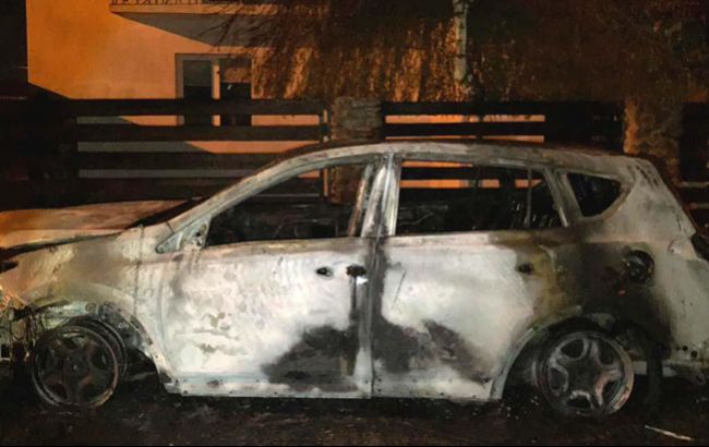 В Ровно сожгли автомобиль секретаря горсовета