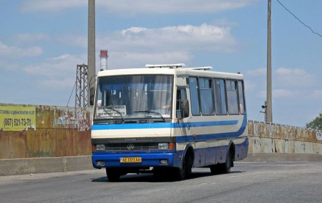 В Днепропетровской обл. неизвестные забросали камнями автобусы с людьми