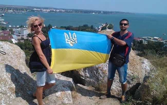 Флажок "Правого сектора" и шеврон УПА: в Крыму ФСБ устроила обыск в доме украинского волонтера