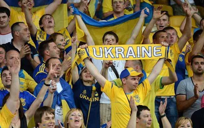 Внимание на "25": украинские фанаты споют скандальную песню про Путина на Евро 2016