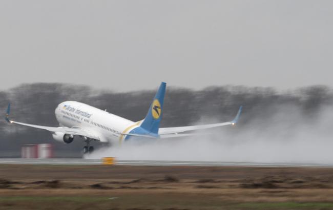 Рейс "Киев-Вена" задержали из-за трещины в иллюминаторе