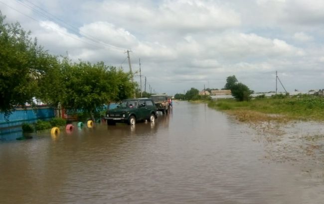 Из-за непогоды в Украине затопило три области