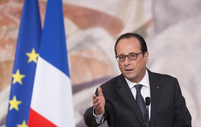 Олланд оголосив режим НС в економіці Франції