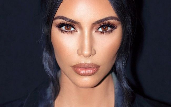 Брюнетка в законі: Кім Кардашьян підкорює мережу стильним образом і діловою хваткою