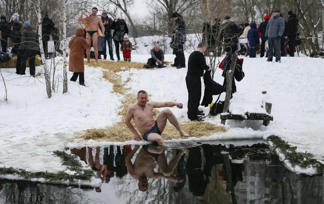 Как в Украине отпраздновали Крещение: фото, видео