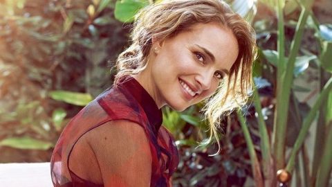 Женщина-вамп: 38-летняя Натали Портман блистает на обложке глянца в провокационном образе