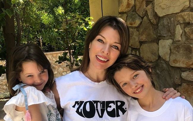 Это было нелегко: 43-летняя Милла Йовович рассказала о беременности и раскрыла пол будущего ребенка