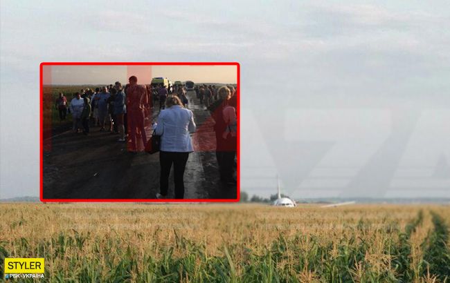 У Росії в результаті НП з літаком постраждали понад 30 осіб: що розповіли пасажири