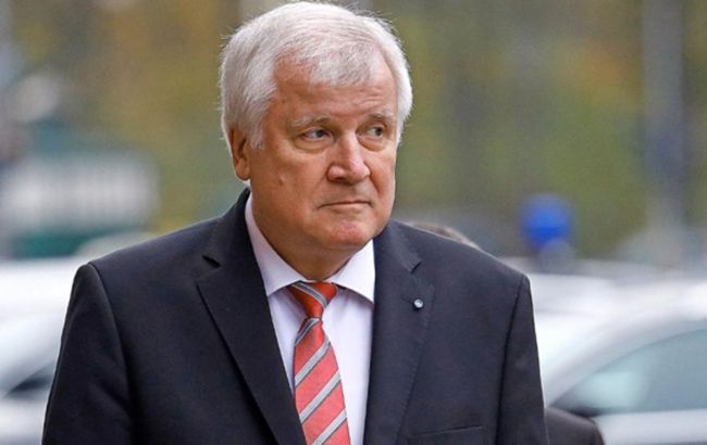 Германия будет депортировать беженцев за посещение родной страны