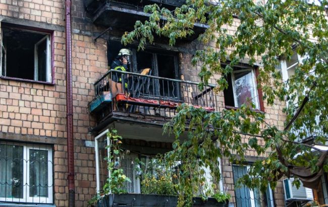 В Киеве горела пятиэтажка, есть погибший