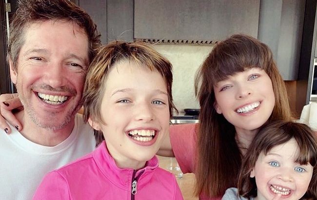 Щасливі разом: Мілла Йовович зворушила мережу посланням чоловікові на честь 10-річчя весілля